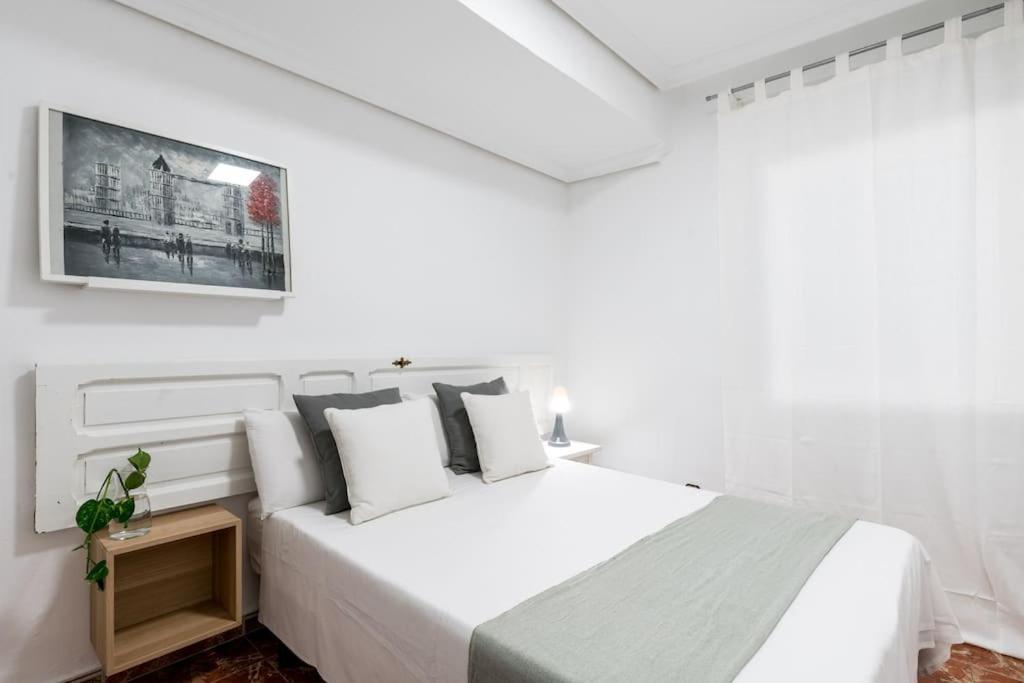 Santa Justa Urban Apartment Seville Luaran gambar