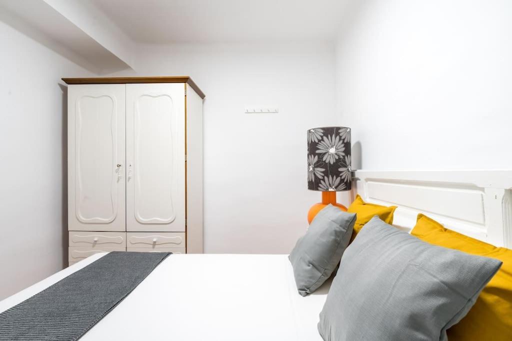 Santa Justa Urban Apartment Seville Luaran gambar